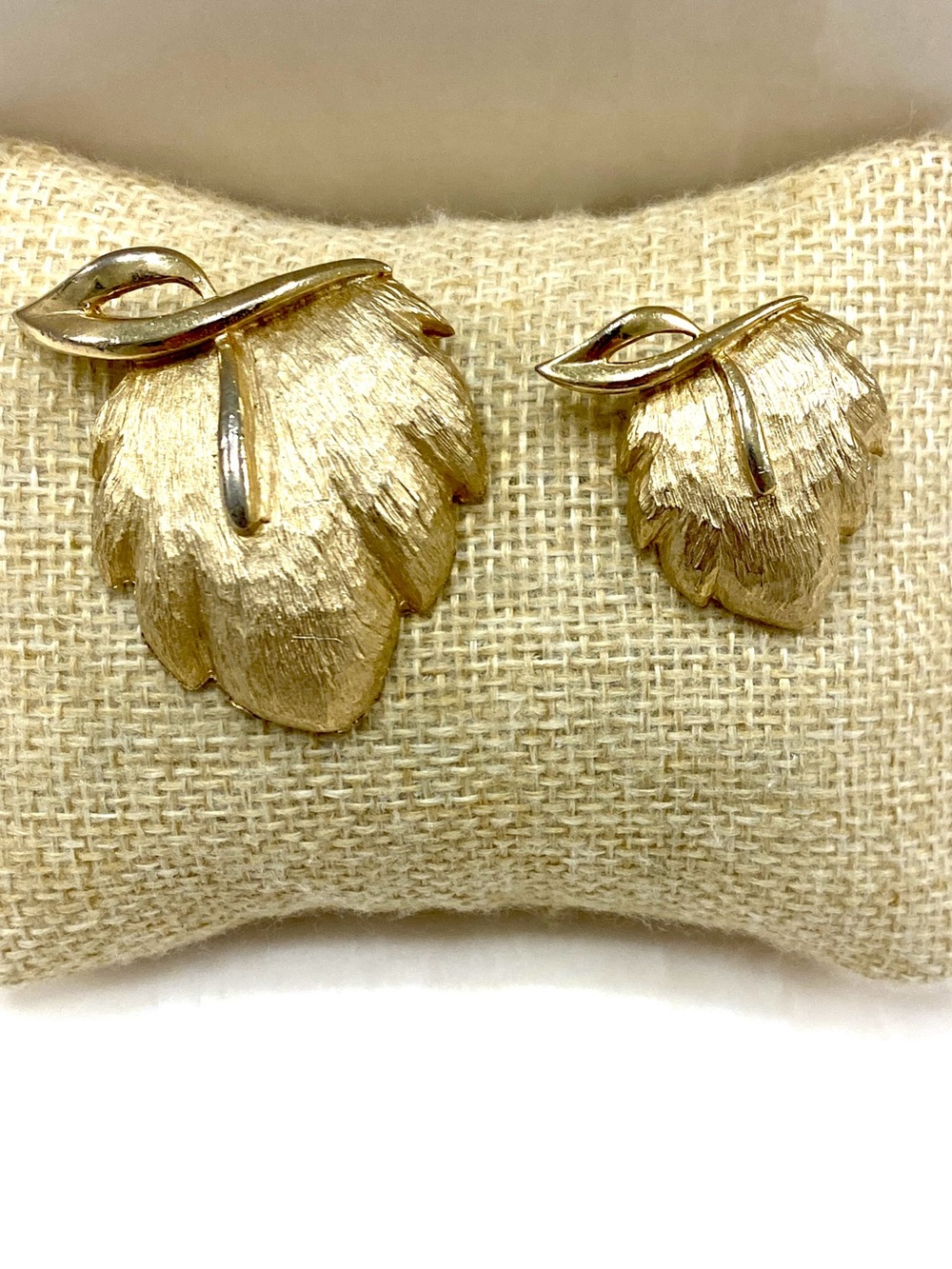 Vintage  Signed Gold Leaf Brooch Set - Shimmering Gold